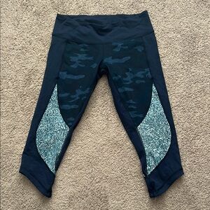 Women’s Navy and Teal Patterned Lululemon Leggings